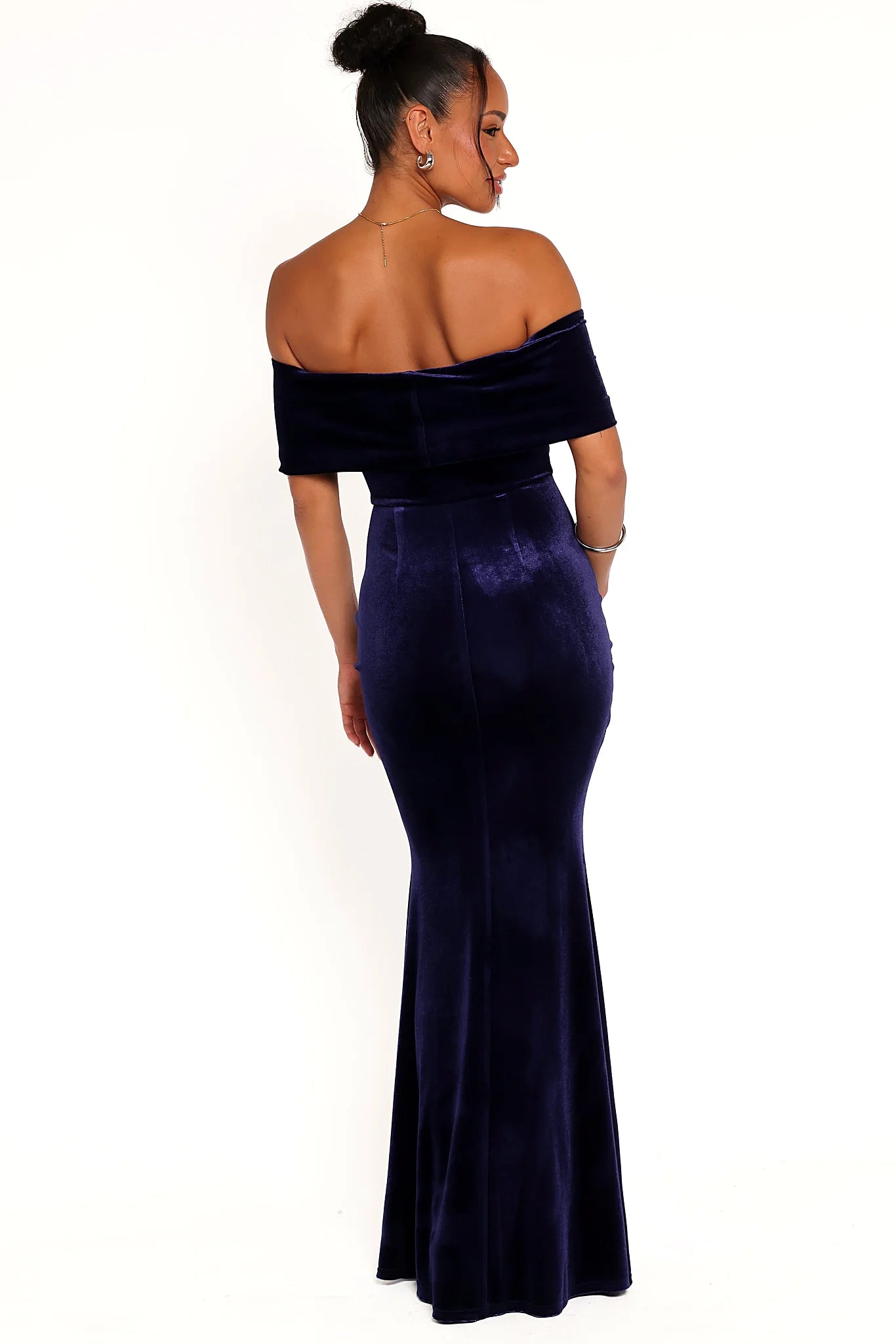 Soft velvet falling at full length in navy