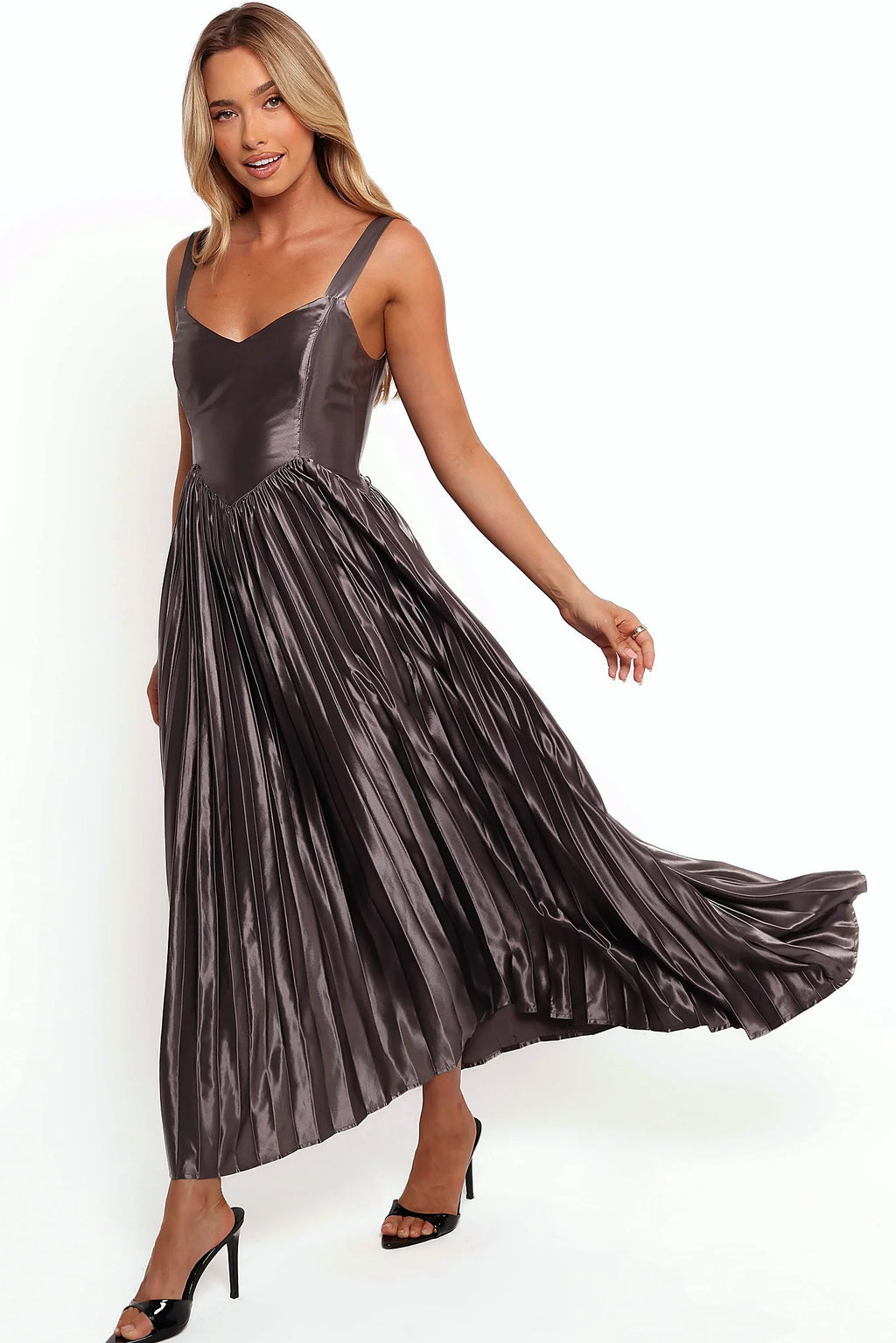 Pleated a-line skirt of the grey silver maxi dress