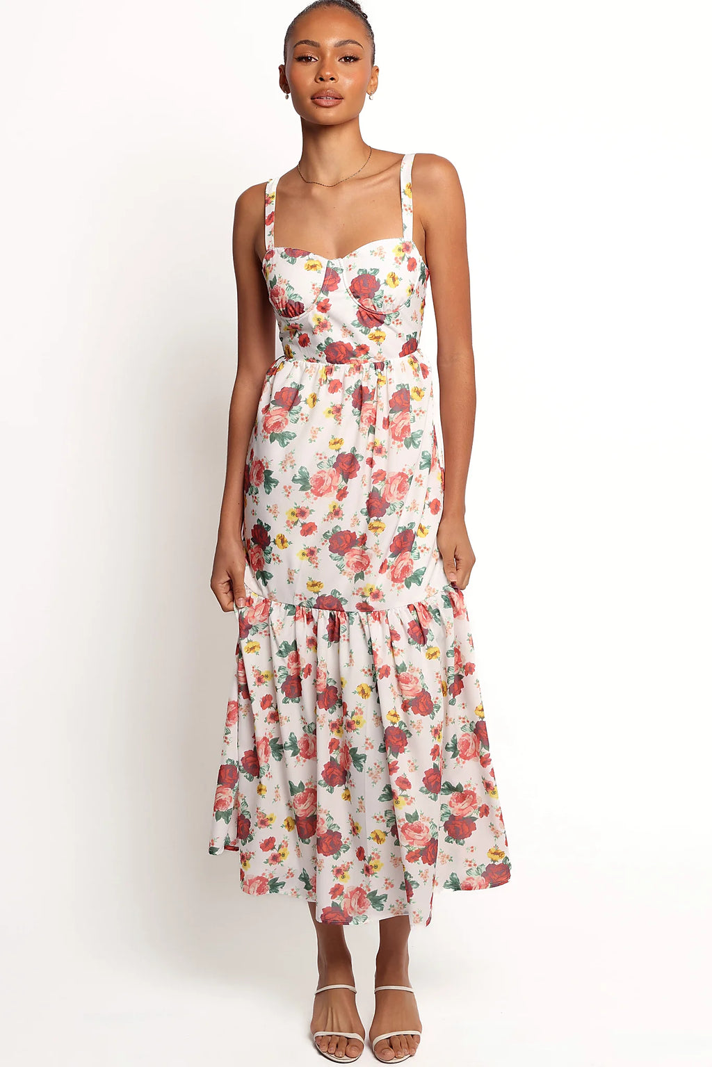 Sweetheart neckline with adjustable straps