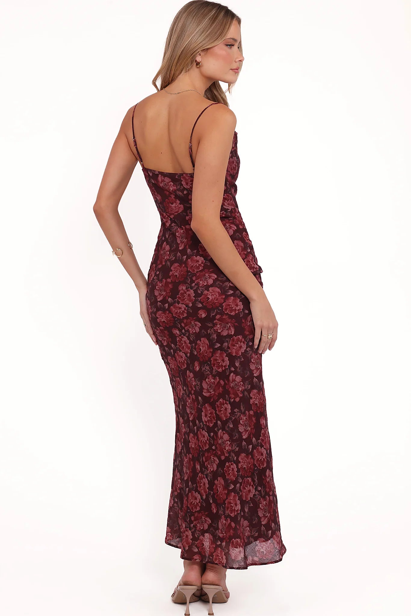 Close bodycon fit of the pink floral maxi dress