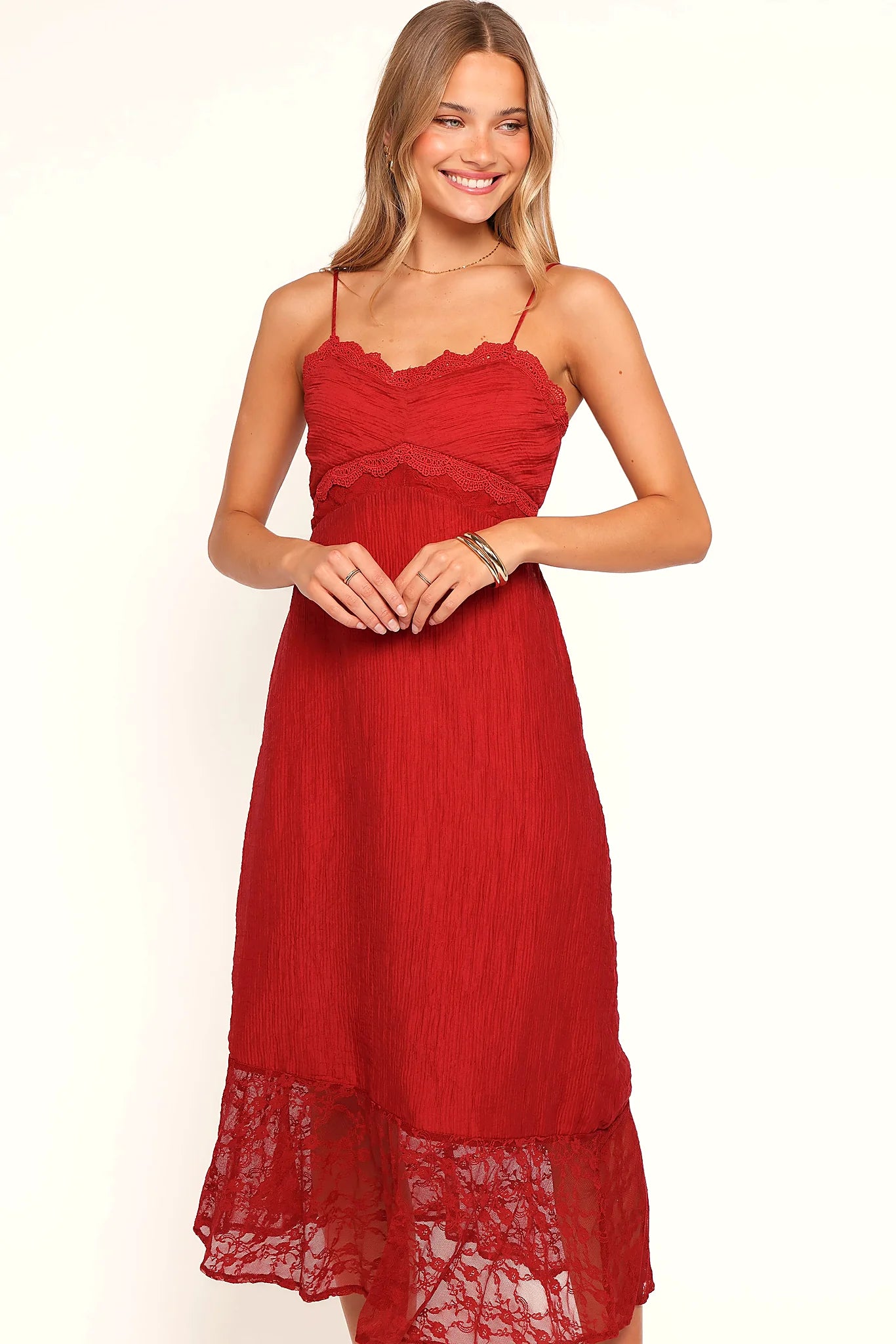 Sweetheart neckline curving across the bust